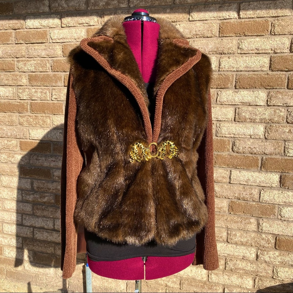A.D. Originals | Vintage Elegant Brown Fur Coat with Gold Cheetah Brooch M 🐆✨